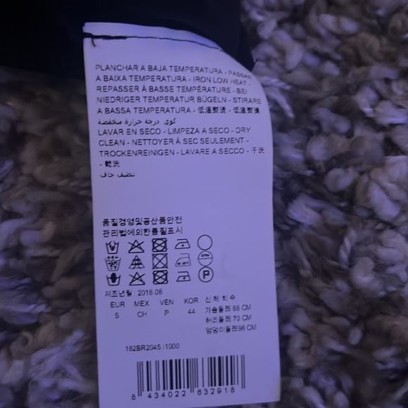 Bimba Y Lola Silk black top with top back zipper - Picture 4 of 5